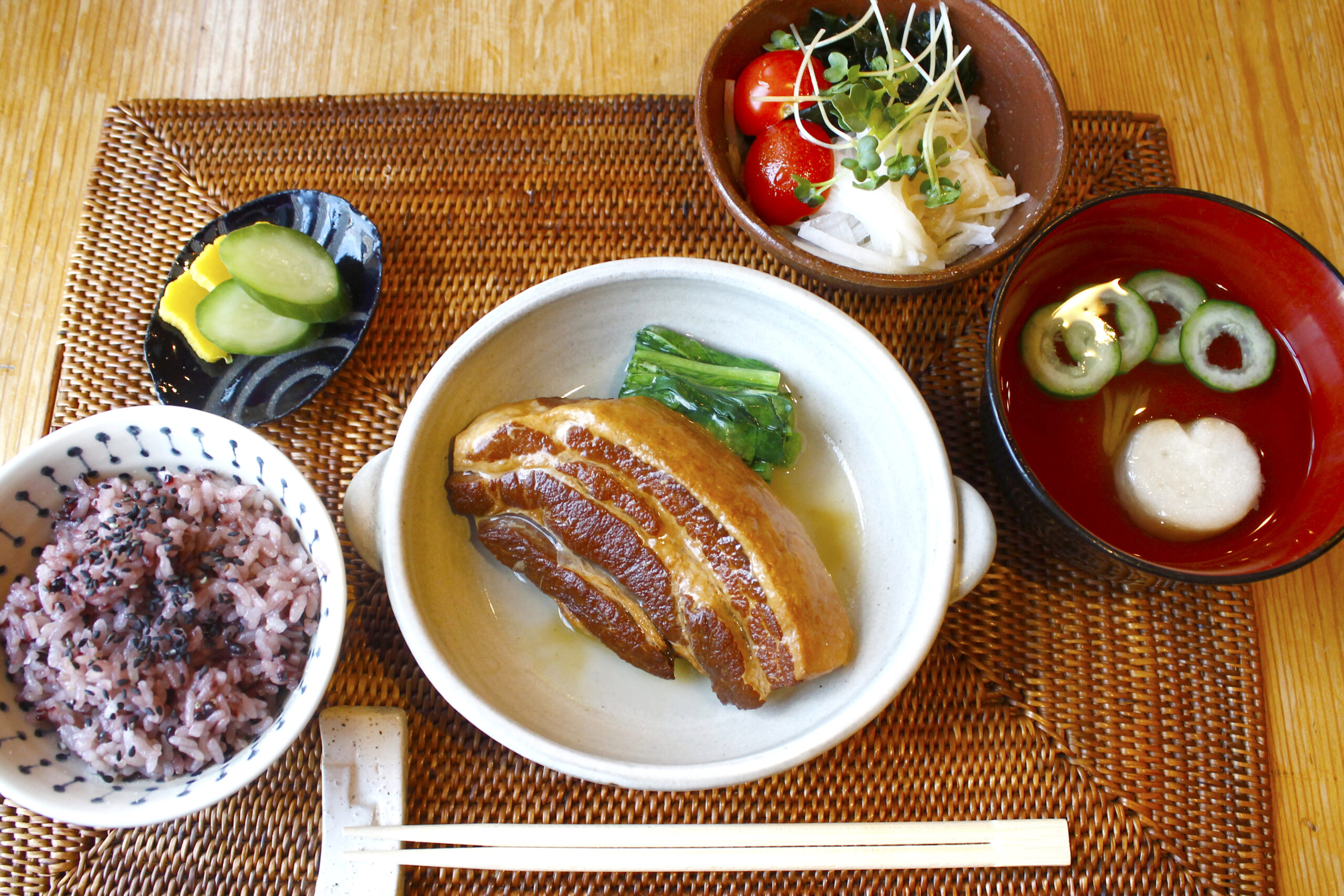 cafe ＆ galerie NAJA