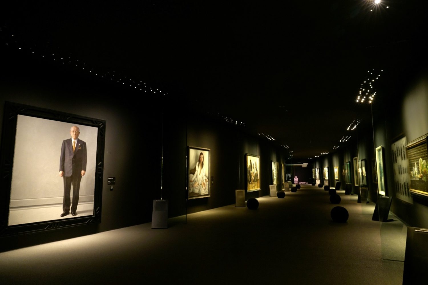 ホキ美術館の館内の写真