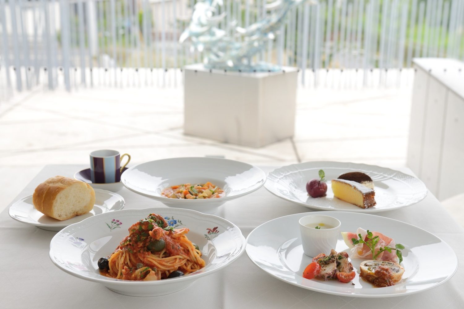 ホキ美術館の館内のレストランのメニュー写真